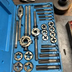 TD9902A BLUE POINT Tools Tap Die Set