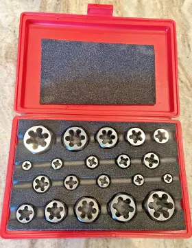 C67282 CLE-LINE Snap Carbon Steel Rethreading Hex Die Set