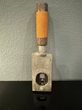 Dayton 2X913 Thread Restorer Threader Model Cleaner Machinist