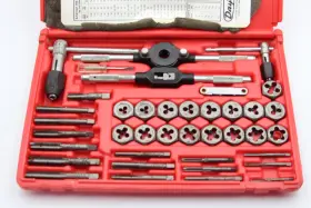 3A141 DAYTON Tap Die Set
