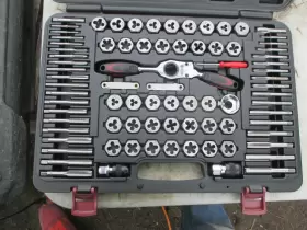 Matco Tools 81matds 81-piece Auto Master Series Tap And Die Set With Case Looks New Matco Tools 81matds 81-piece Auto Master Series Tap And Die Set With Case Looks New
