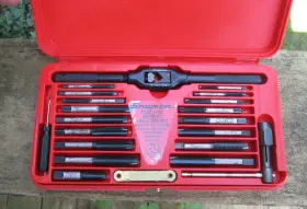 MD-117A SNAP-ON Tap Die Set Box Wear