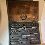 Vintage - Snap-on Blue Point Tap And Die Set 24pc 1/4" To 1/2" Td2400. Fixed Price $38.00.