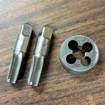 Vintage Blue Point (snap On) 1/4-18 (2) Taps & (1) Die Npt National Pipe Thread. Fixed Price $40.00.