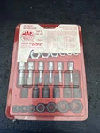 Mac Tools Inc Usa Nos Rare 26pc Rethreader Tap Die Kit Tr66a Ohio. Fixed Price $125.00.