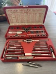 Snap On Blue Point Td2425 Sae Tap And Die Set. Fixed Price $125.00.